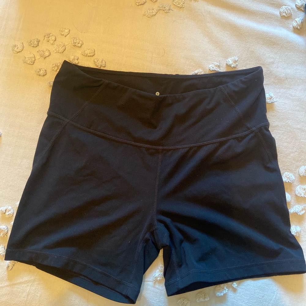 Athleta Yoga Shorts 5”